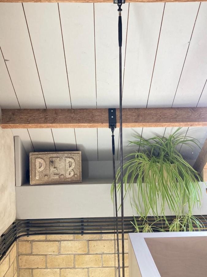 Tiny House Van Hoogspanning Naar Ontspanning Wirdum Exteriör bild