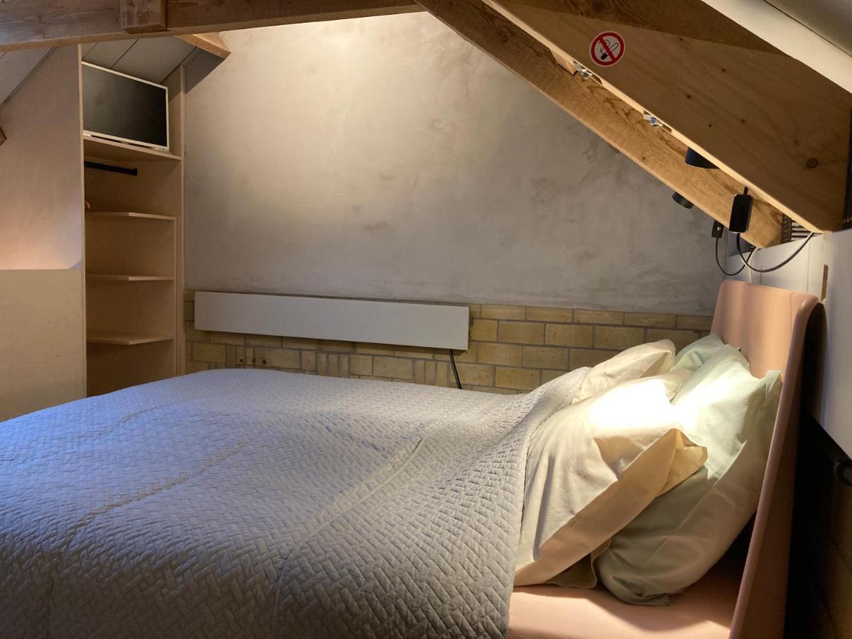 Tiny House Van Hoogspanning Naar Ontspanning Wirdum Exteriör bild