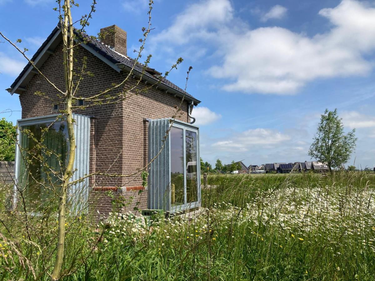 Tiny House Van Hoogspanning Naar Ontspanning Wirdum Exteriör bild